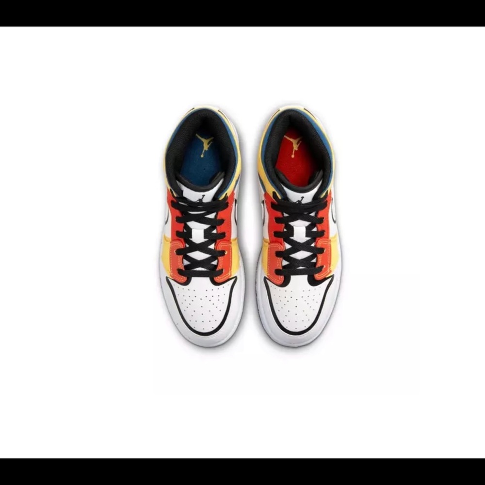 Air Jordan 1 Mid SE Youth size 6, Men’s size 6, Women’s size 7